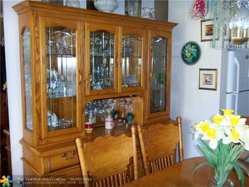 8220 Sunrise Lakes Blvd 111, Sunrise, FL 33322