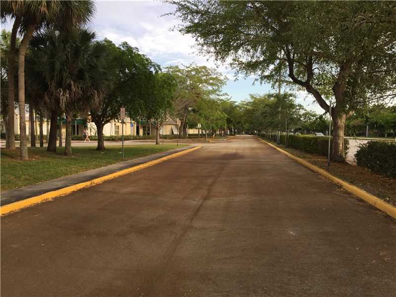 1368 North University Dr, Plantation, FL 33322