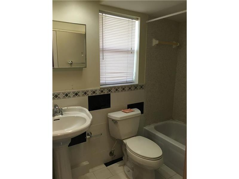 8595Sunrise Lakes Blvd, Sunrise, FL 33322