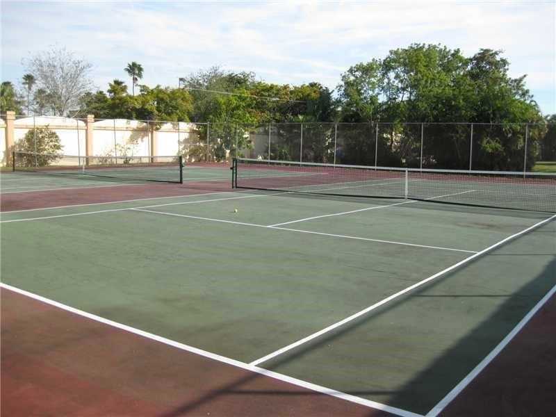 8450Sunrise Lakes Blvd, Sunrise, FL 33322