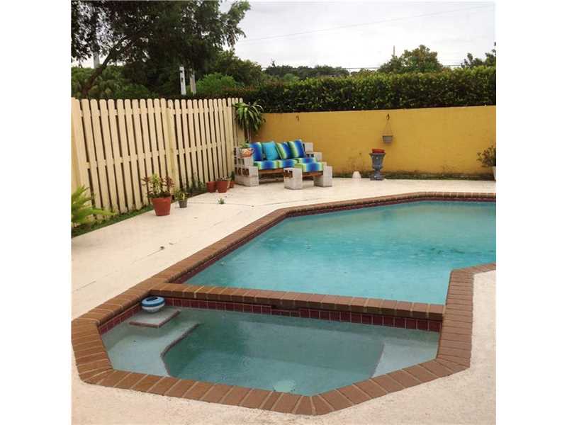 11080 Northwest 18th Ct, Plantation, FL 33322