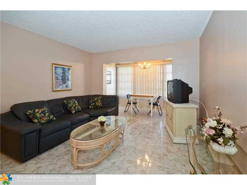8021 N Sunrise Lakes Dr N 306, Sunrise, FL 33322