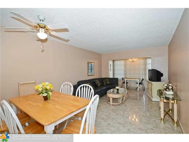 8021 N Sunrise Lakes Dr N 306, Sunrise, FL 33322