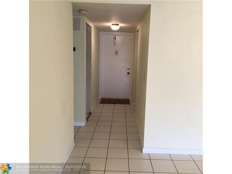 10442 Sunrise Lakes Blvd 202, Sunrise, FL 33322