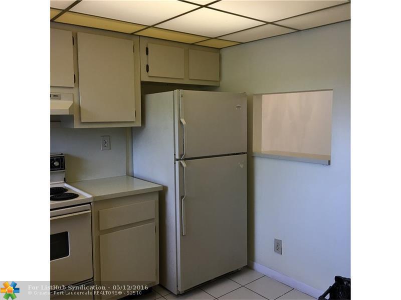 10442 Sunrise Lakes Blvd 202, Sunrise, FL 33322