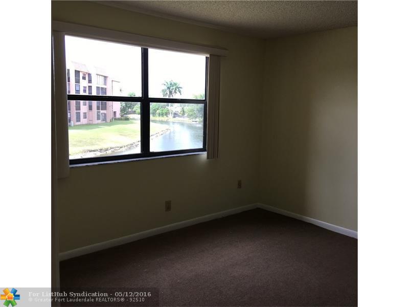 10442 Sunrise Lakes Blvd 202, Sunrise, FL 33322