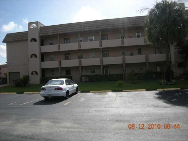 Sunrise Lakes Condominium Phase I, Sunrise, FL 33322