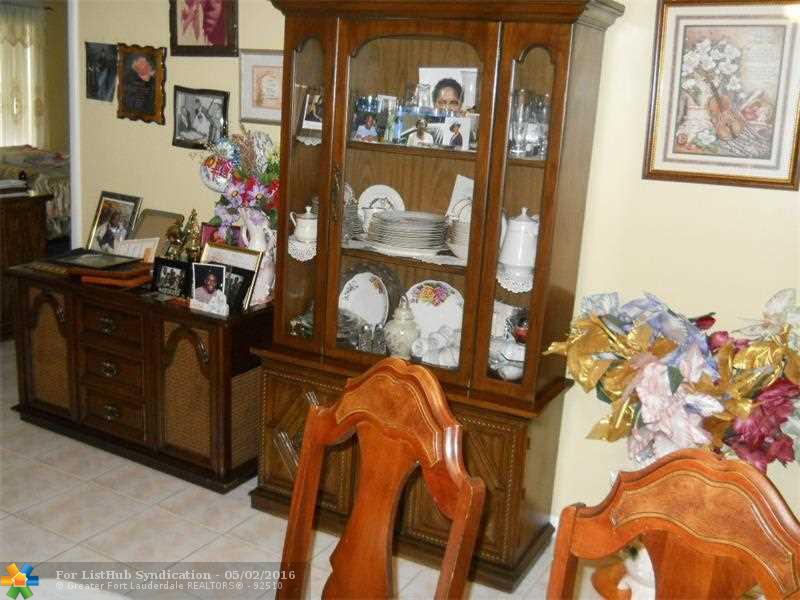 9660 Sunrise Lakes Blvd 112, Sunrise, FL 33322