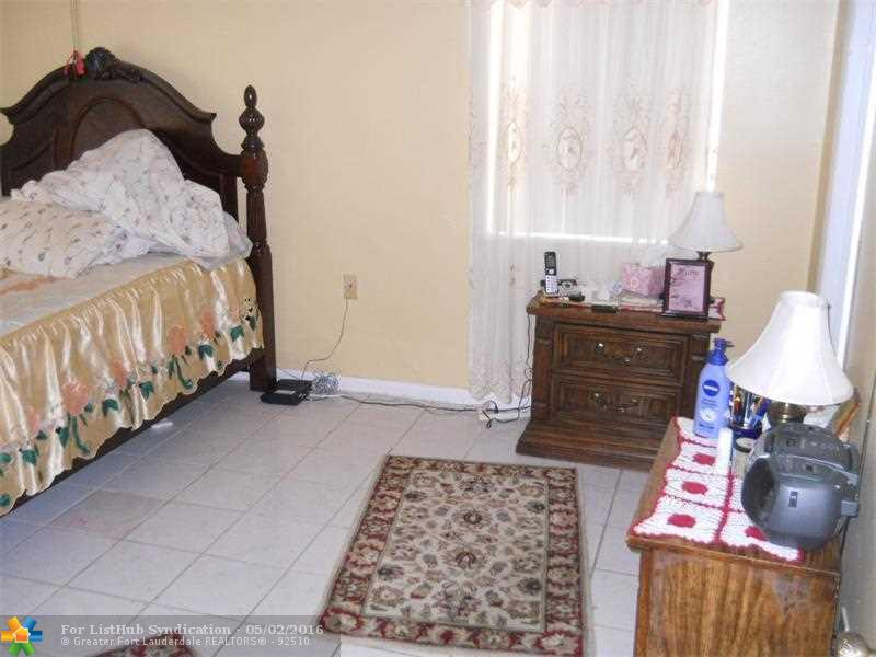 9660 Sunrise Lakes Blvd 112, Sunrise, FL 33322