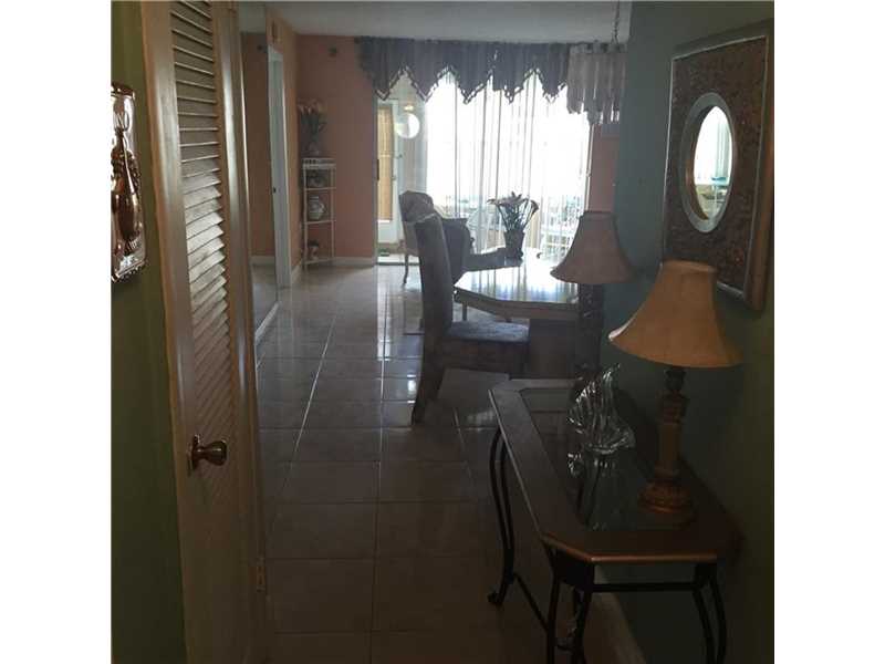 8040Sunrise Lakes Dr, Sunrise, FL 33322