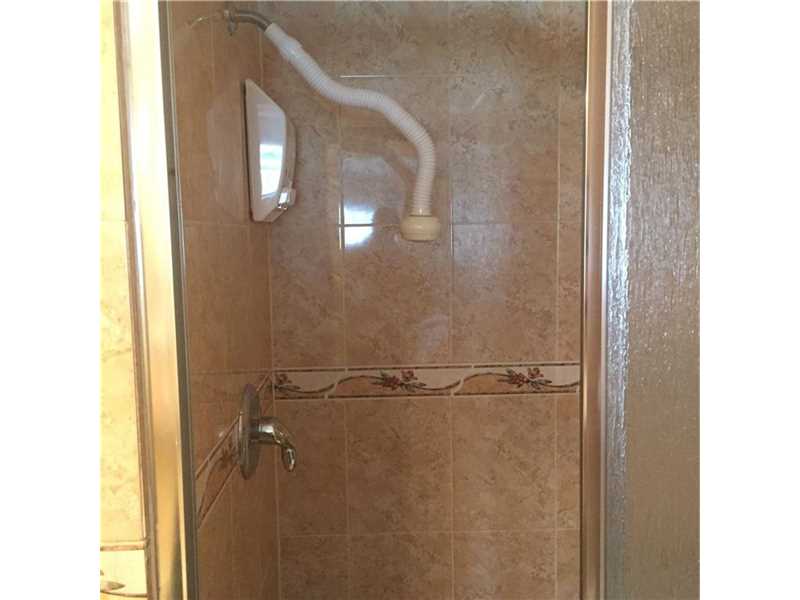 8040Sunrise Lakes Dr, Sunrise, FL 33322