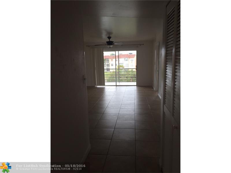 9420 Sunrise Lakes Blvd 312, Sunrise, FL 33322