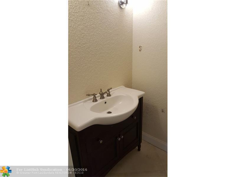 2900 N Pine Island Rd 109, Sunrise, FL 33322