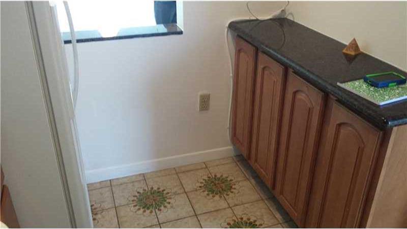 8465 Sunrise Lakes Blvd # 210, Sunrise, FL 33322