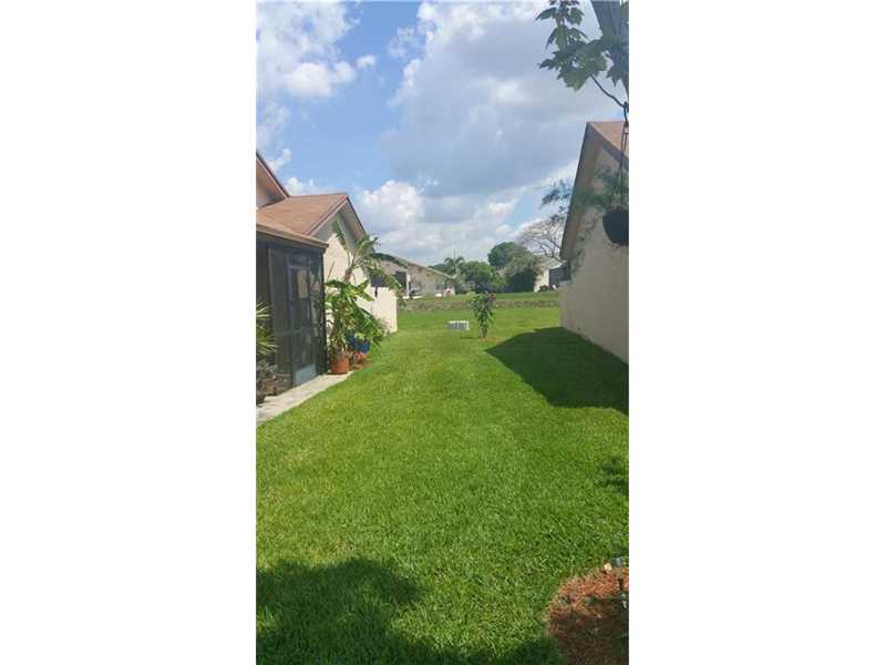 10829 Northwest 30th Pl, Sunrise, FL 33322