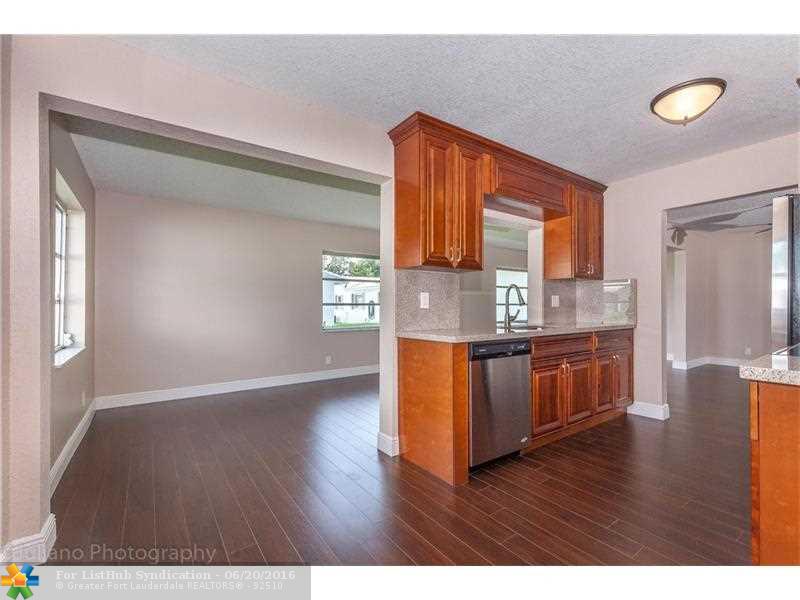 8217 NW 12th Mnr, Plantation, FL 33322