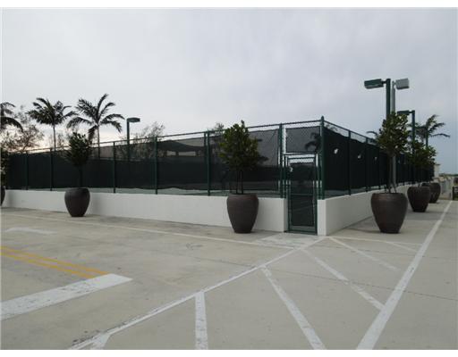 2681 N Flamingo Road, Sunrise, FL 33323