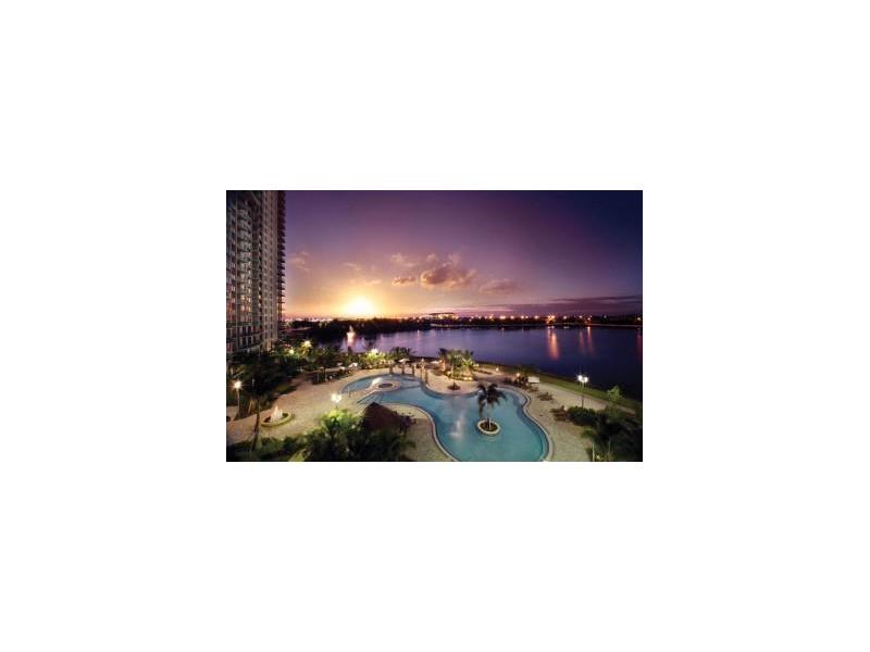 2641 North Flamingo Rd, Plantation, FL 33323
