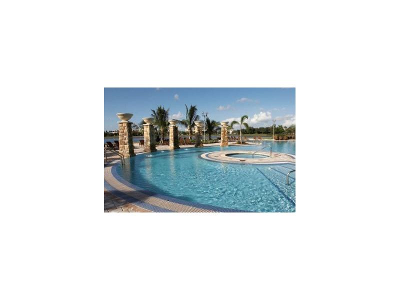 2641 North Flamingo Rd, Plantation, FL 33323