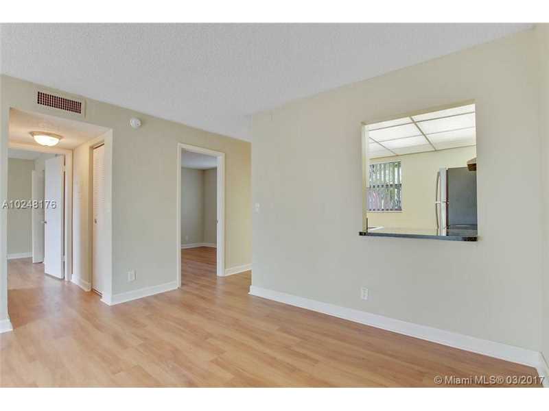 7616 Northwest 5th St, Plantation, FL 33324