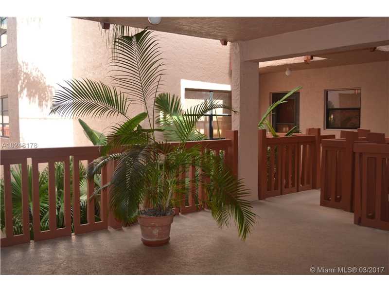 1021Mockingbird Ln, Plantation, FL 33324