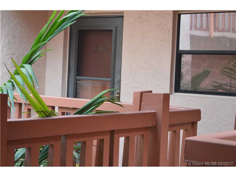 1021Mockingbird Ln, Plantation, FL 33324