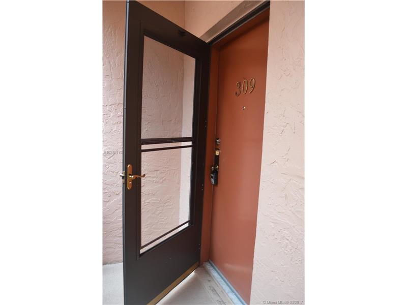 1021Mockingbird Ln, Plantation, FL 33324