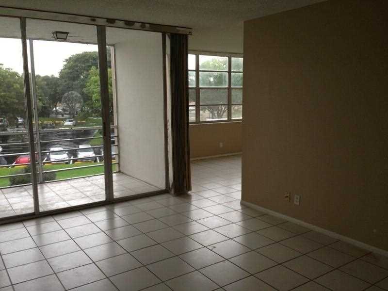 9431Live Oak Pl, Davie, FL 33324