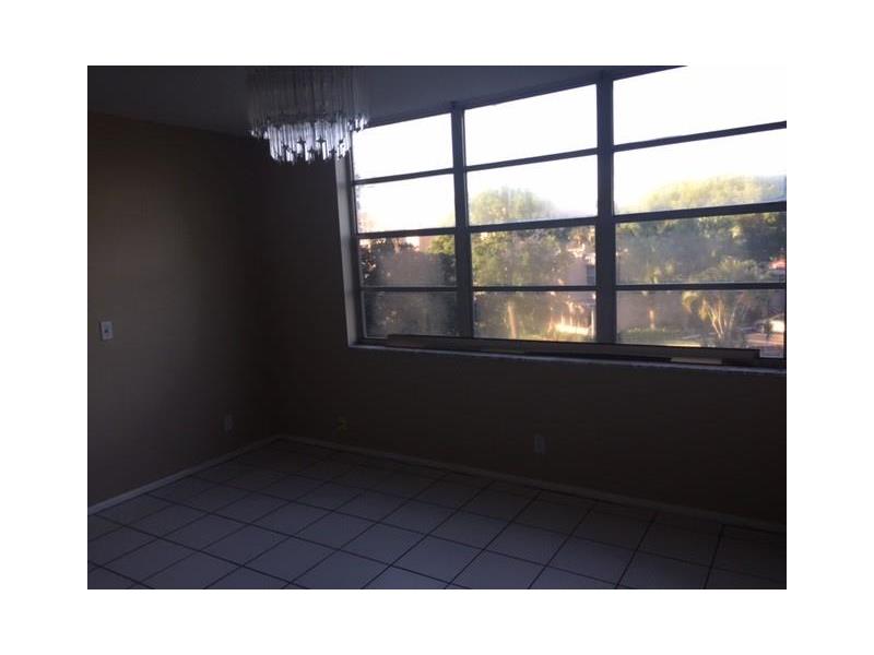 9431Live Oak Pl, Davie, FL 33324