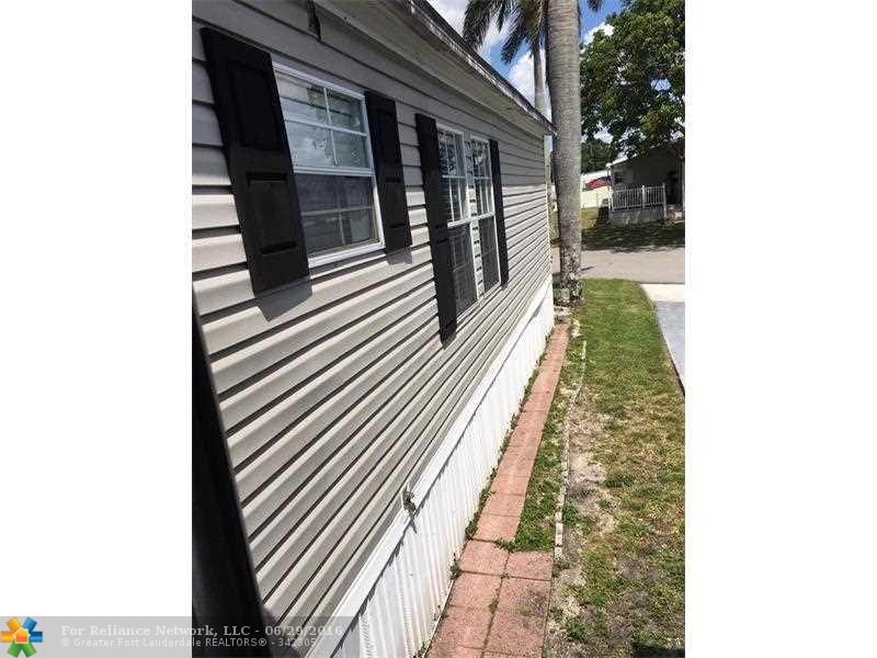 8520 SW 20th Ct, Davie, FL 33324