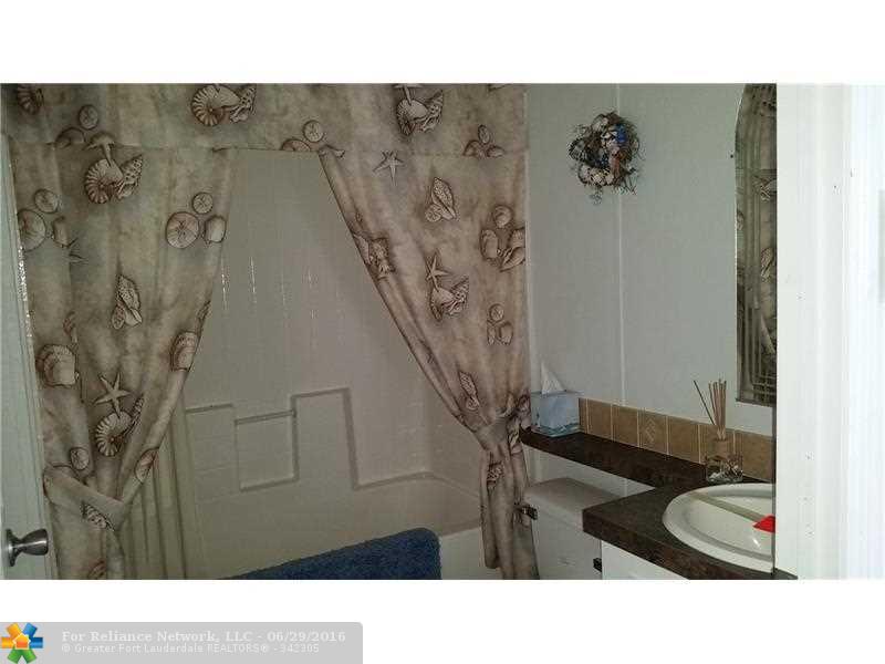 8520 SW 20th Ct, Davie, FL 33324