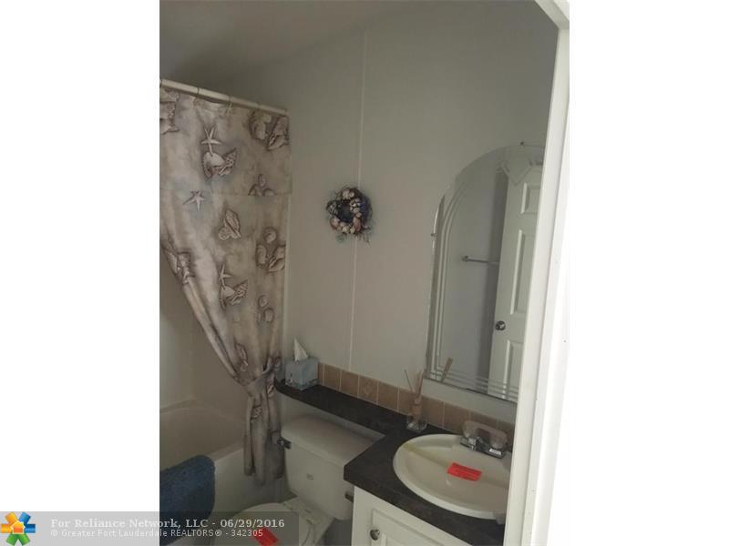 8520 SW 20th Ct, Davie, FL 33324