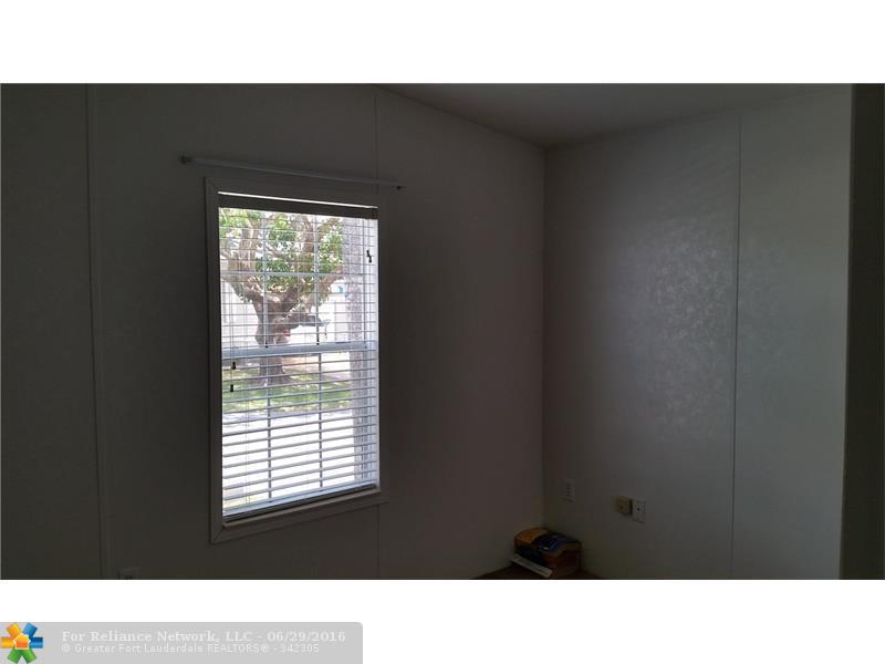 8520 SW 20th Ct, Davie, FL 33324
