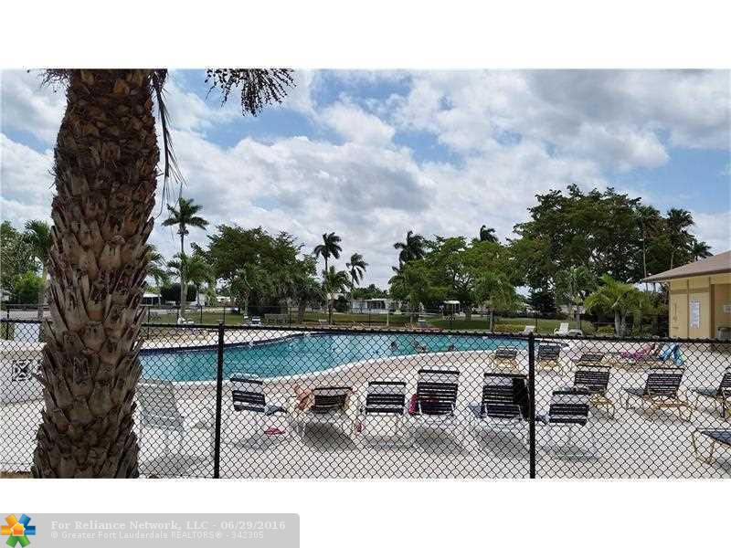 8520 SW 20th Ct, Davie, FL 33324