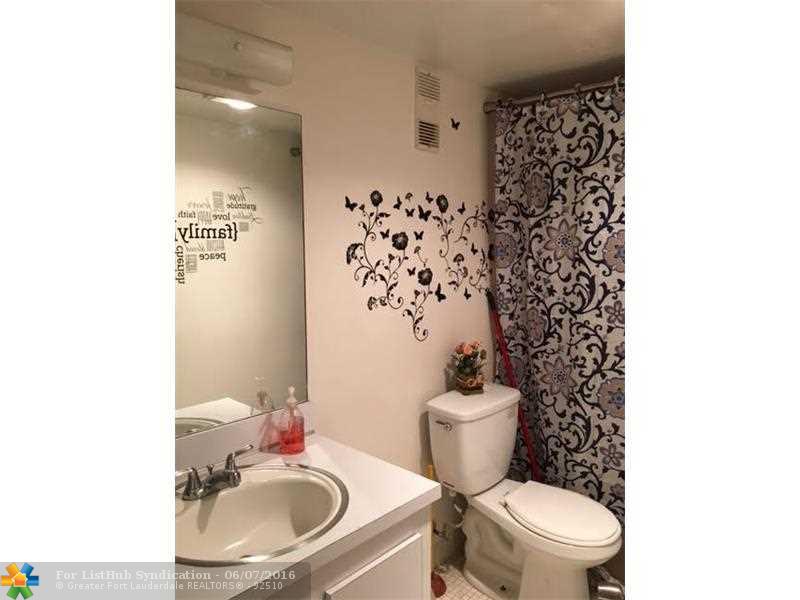 9460 Live Oak Pl 205, Davie, FL 33324