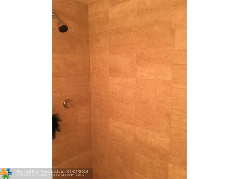 9460 Live Oak Pl 205, Davie, FL 33324
