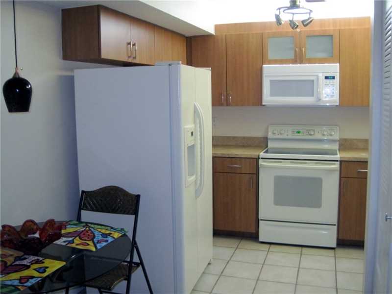9831 NW 3rd Ct, Plantation, FL 33324