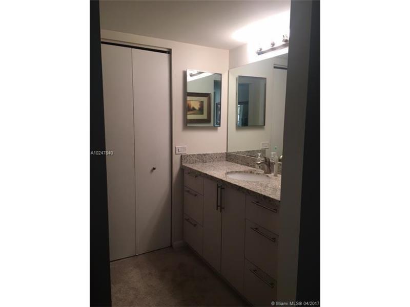 450Commodore Dr, Plantation, FL 33325