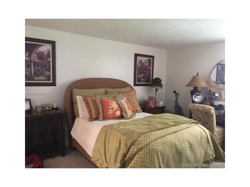 450Commodore Dr, Plantation, FL 33325