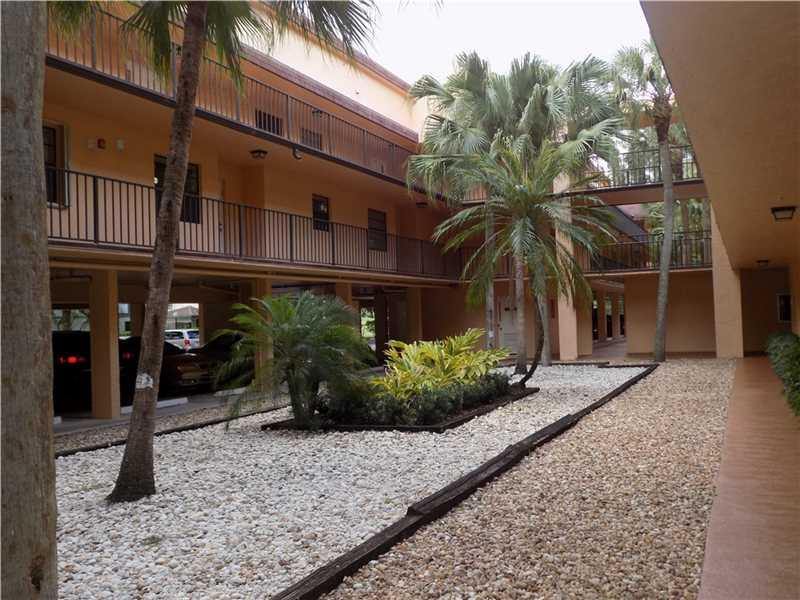 450 Commodore Dr # 207, Plantation, FL 33325