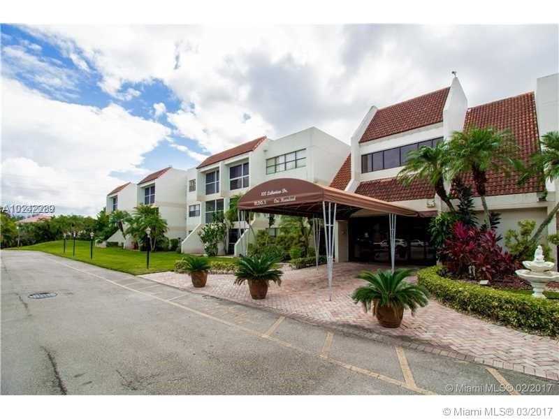 100 Lakeview Dr 208, Weston, FL 33326