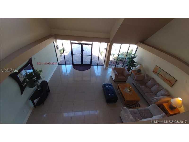 100 Lakeview Dr 208, Weston, FL 33326