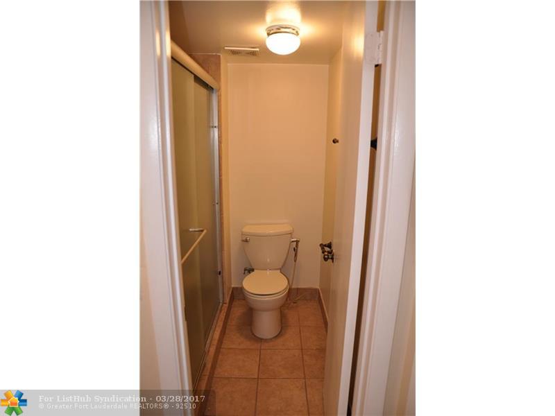 350 RACQUET CLUB RD 103, Weston, FL 33326