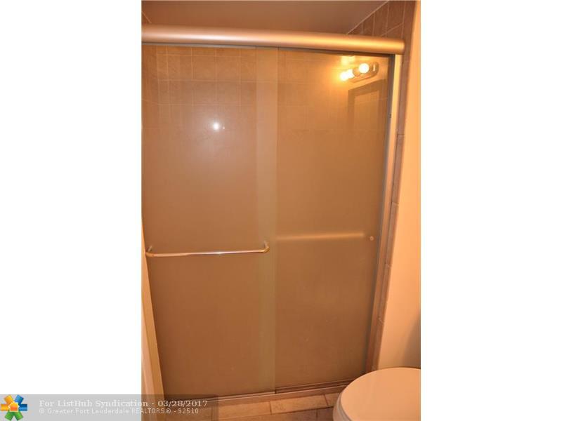 350 RACQUET CLUB RD 103, Weston, FL 33326