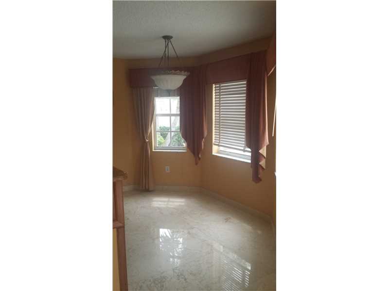 85GABLES BL, Weston, FL 33326