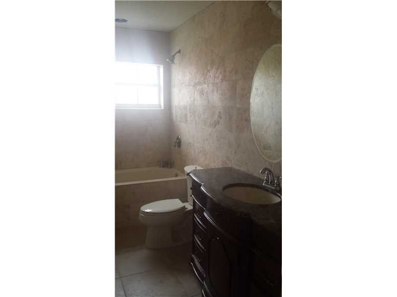 85GABLES BL, Weston, FL 33326