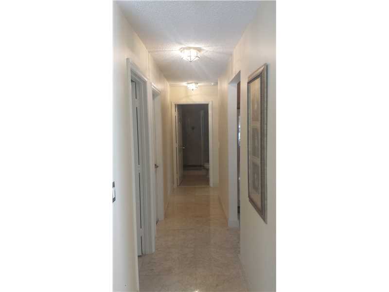 85GABLES BL, Weston, FL 33326