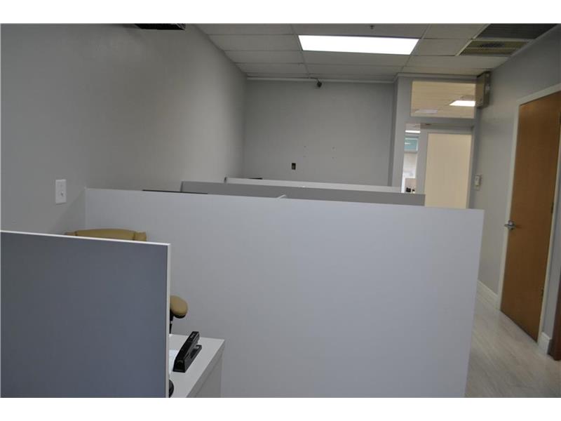 1820 North Corporate Lakes Blvd, Weston, FL 33326