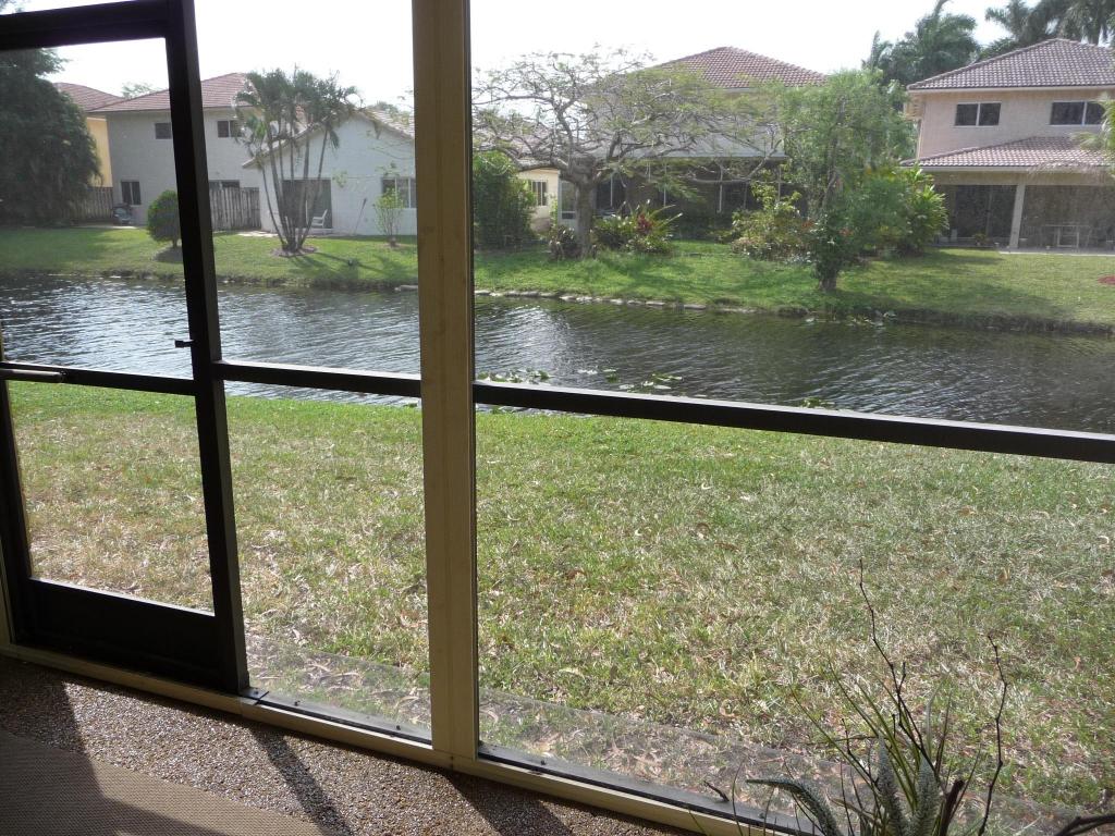 151 Lakeview Drive, Weston, FL 33326