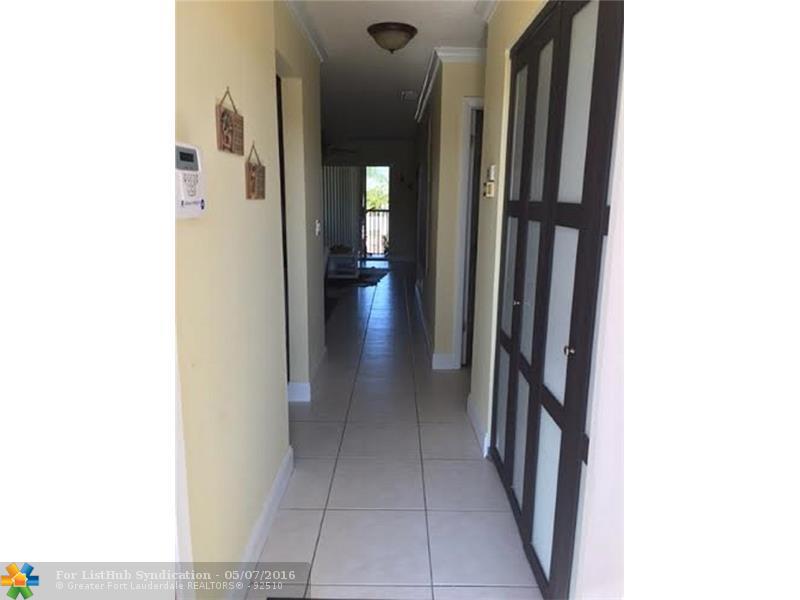 15718 E Waterside Cir 202, Sunrise, FL 33326